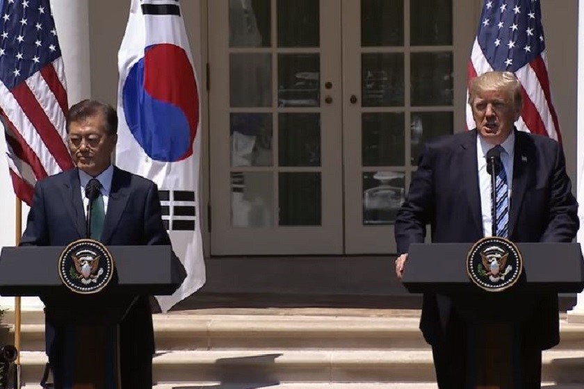 მუნ ჯე ინი
დონალდ ტრამპი 