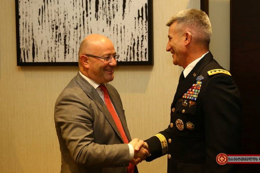 ლევან იზორია და
ჯონ ნიკოლსონი