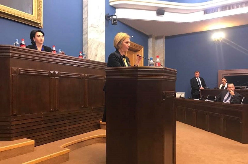 ანა დოლიძე