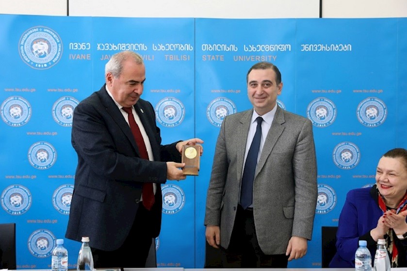 მიხეილ ჩხენკელის დაჯილდოება