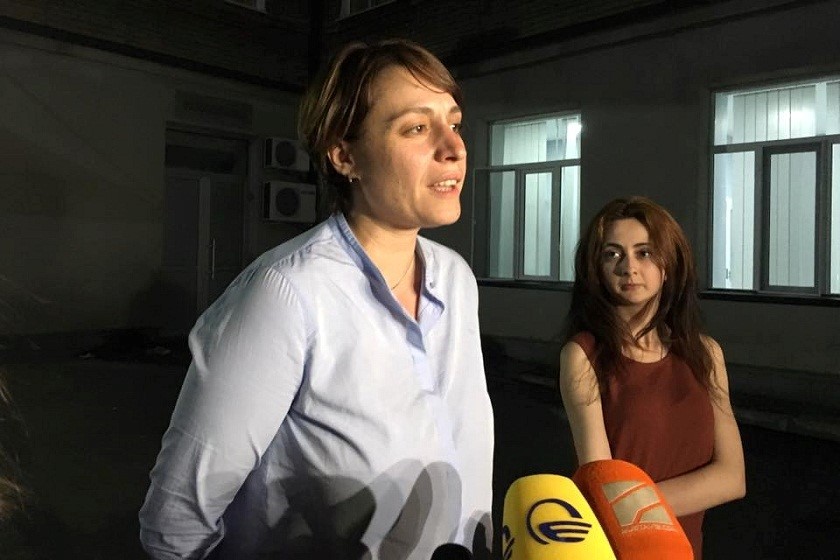 ელენე ხოშტარია