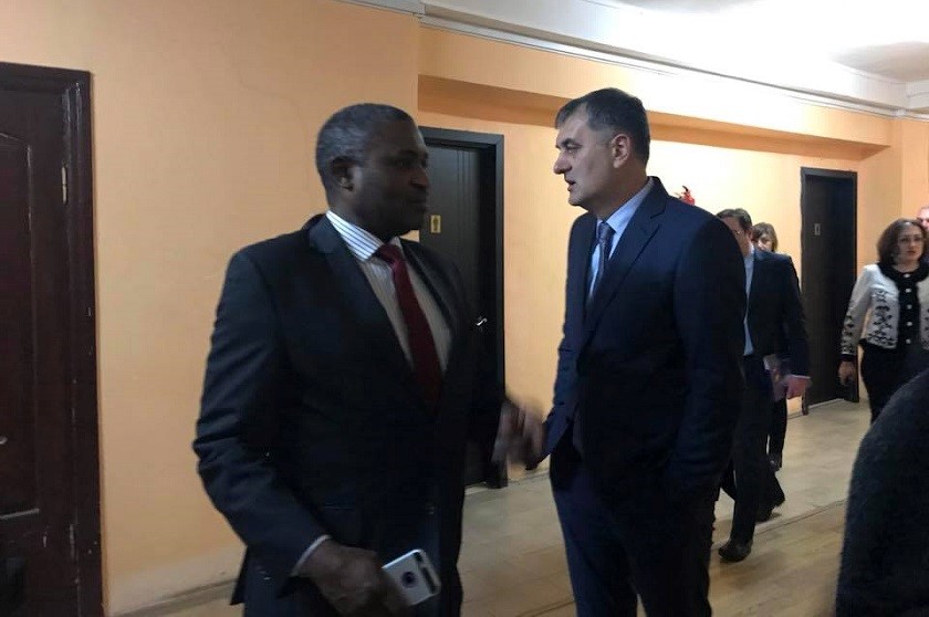 სოზარ სუბარი
კილიონ მუნიამა