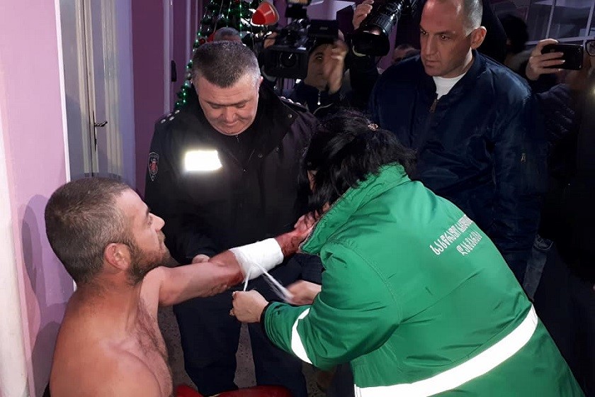 კაცი, რომელმაც თავი დაიზიანა