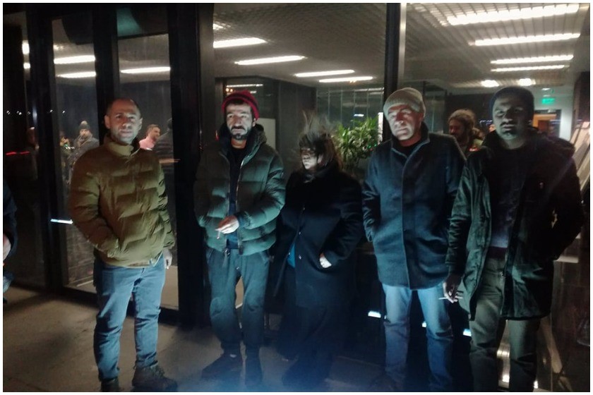 მწერლები და პოეტები
პროკურატურაში