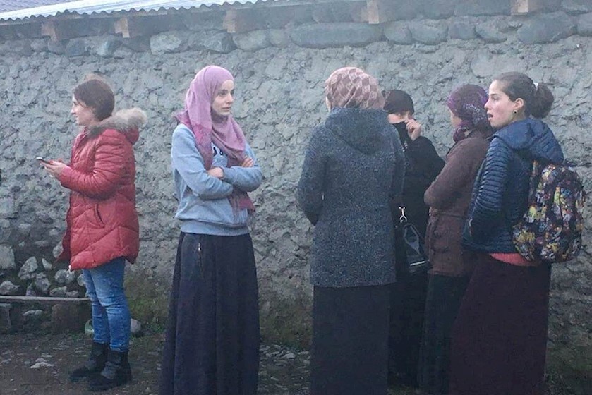 ზურაბ იდოძისი მეზობლები