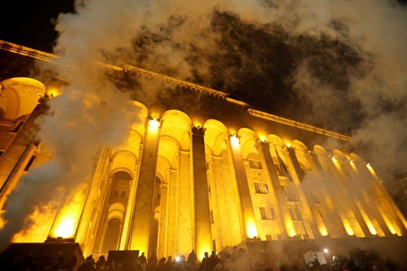 აქცია პარლამენტთან