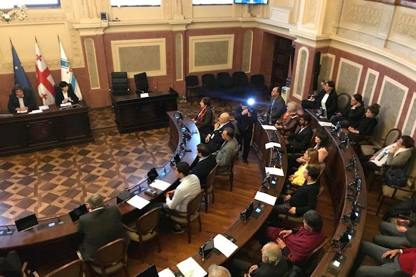 შეხვედრა საკრებულოში