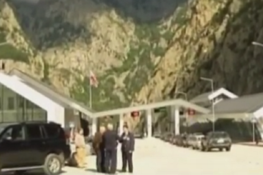 ზემო ლარსის საკონტროლო-გამშვები პუნქტი