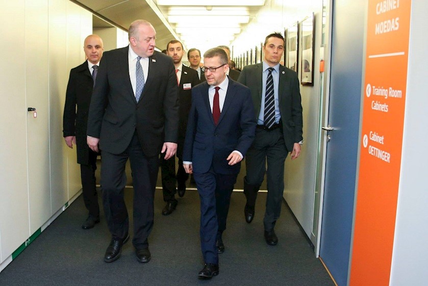 გიორგი მარგველაშვილი და კარლოს მოედაში