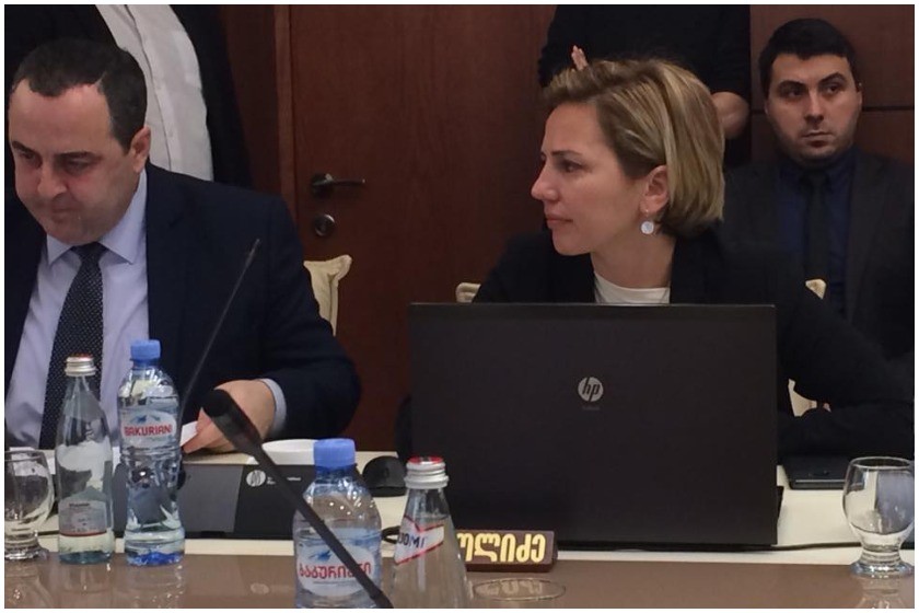 ანა დოლიძე