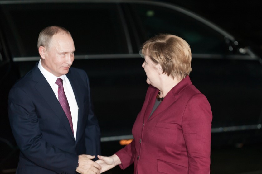 ვლადიმერ პუტინი 
ანგელა მერკელი