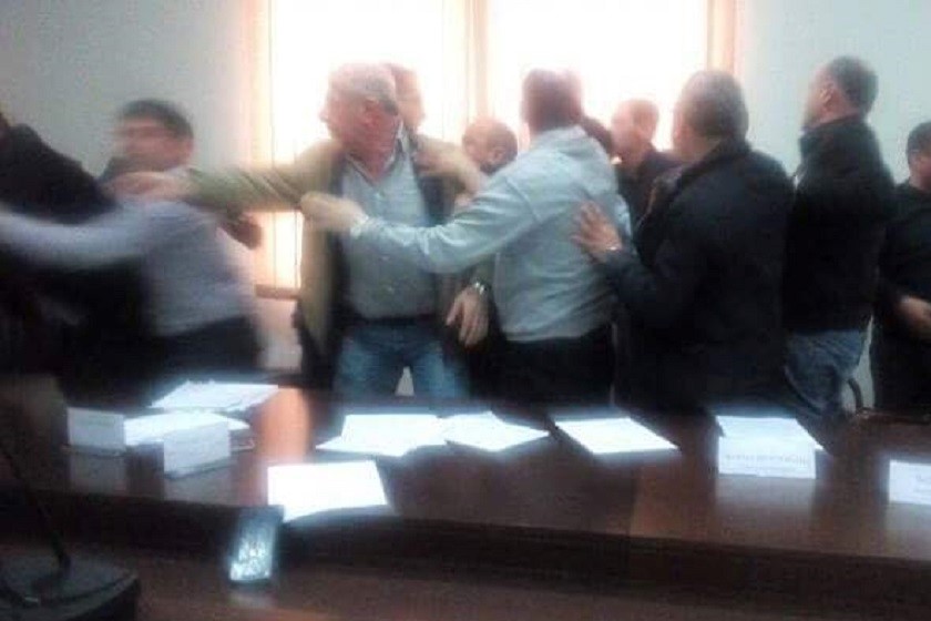 დაპირისპირება ზუგდიდის საკრებულოში