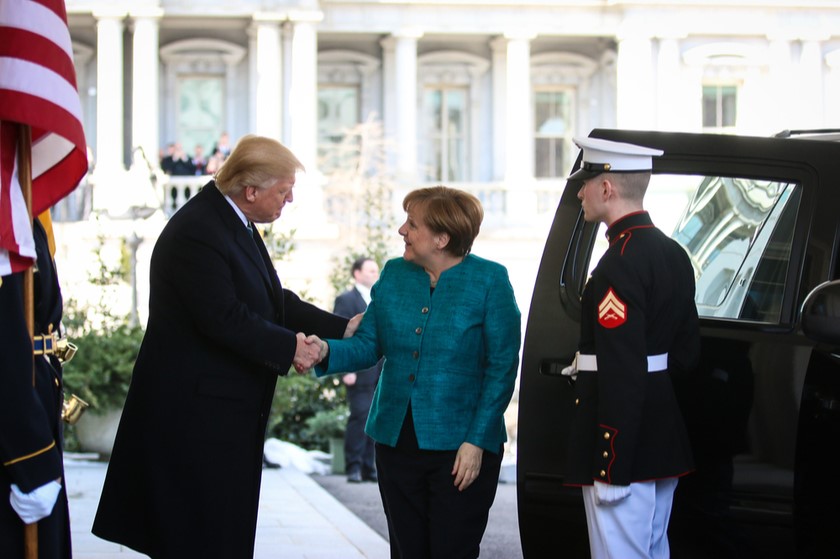 დონალდ ტრამპი და
ანგელა მერკელი