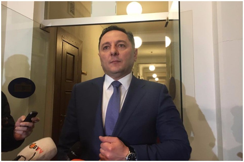 ვახტანგ გომელაური