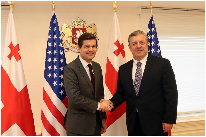 ვეს მიტჩელი
გიორგი კვირიკაშვილი