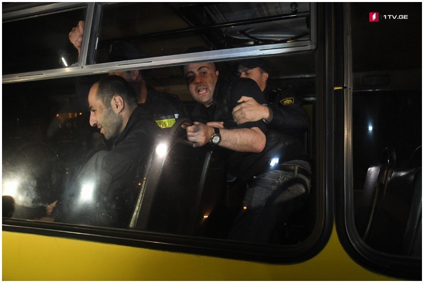 კონტრაქციის დაკავებული
მონაწილე