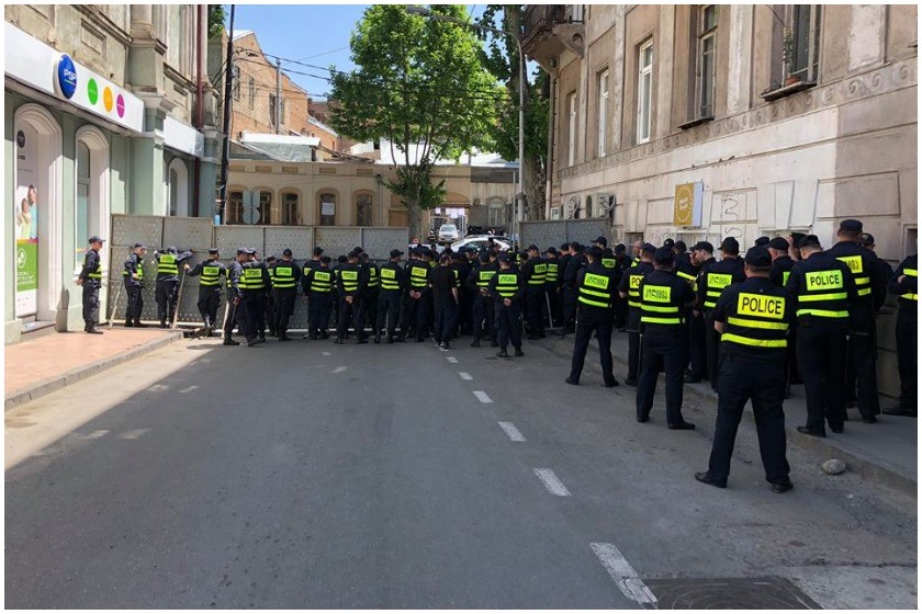 კანცელარიის შენობის
ტერიტორია