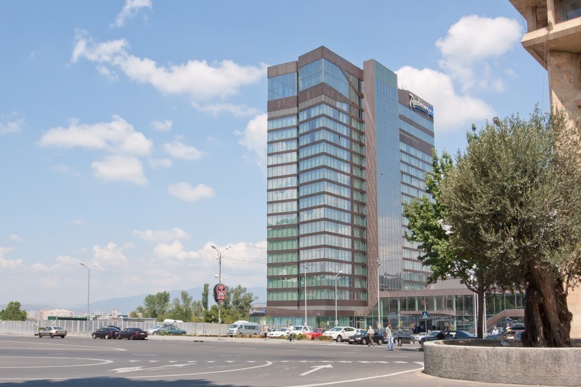 ვარდების მოედანი