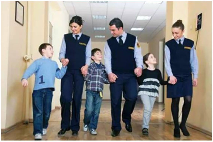 მანდატურები
