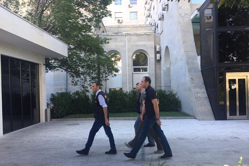 მირზა სუბელიანი
პოლიციის მთავარ სამმართველოში
გადაყვანის დროს