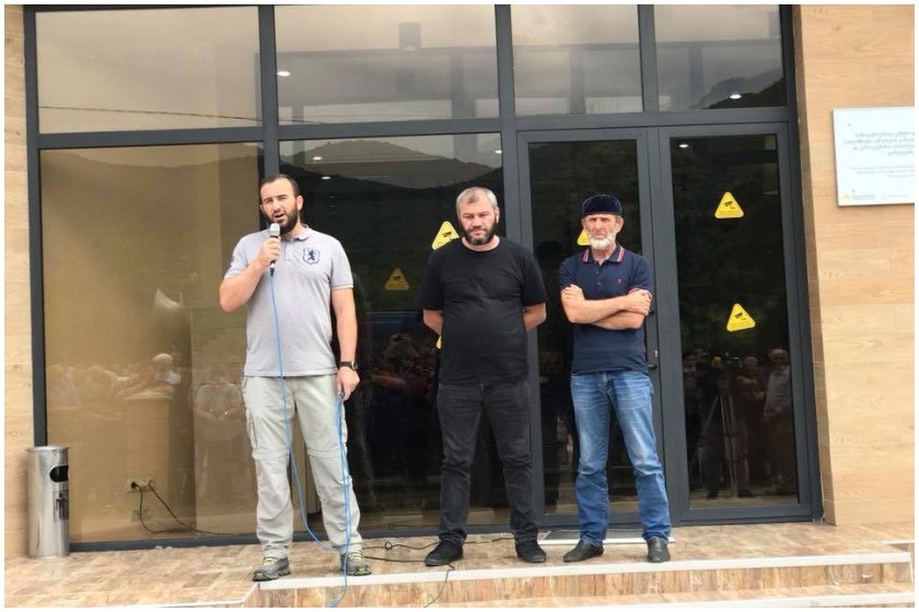 ზაზა სარალიძე
მალხაზ მაჩალიკაშვილი