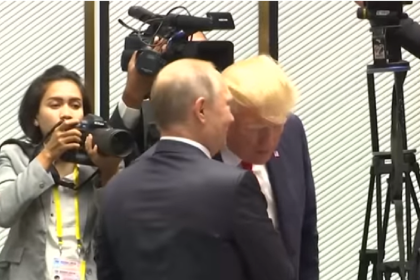 დონალდ ტრამპი და
ვლადიმერ პუტინი