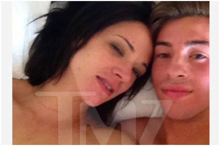 აზია არჯენტო
ჯიმი ბენეტი