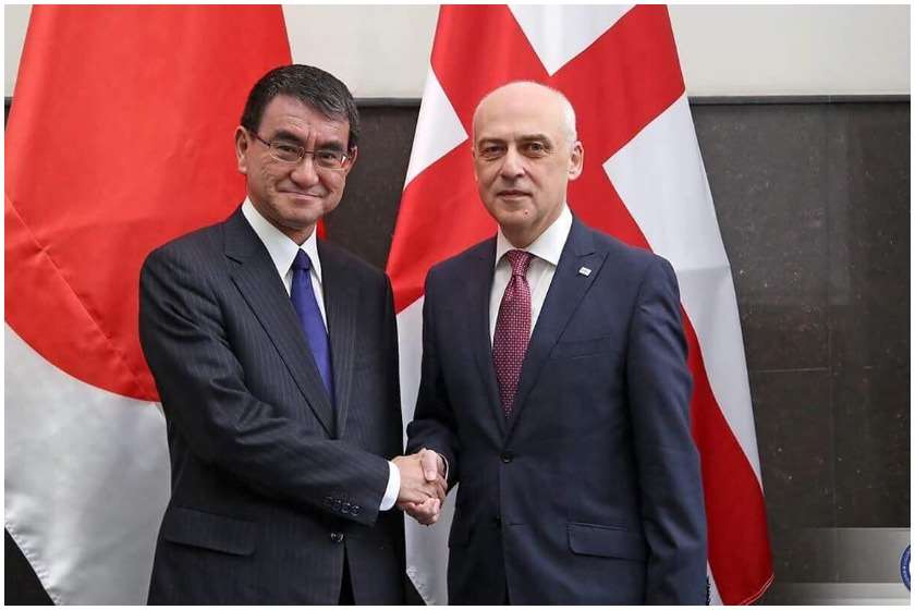 ტარო კონო
დავით ზალკალიანი