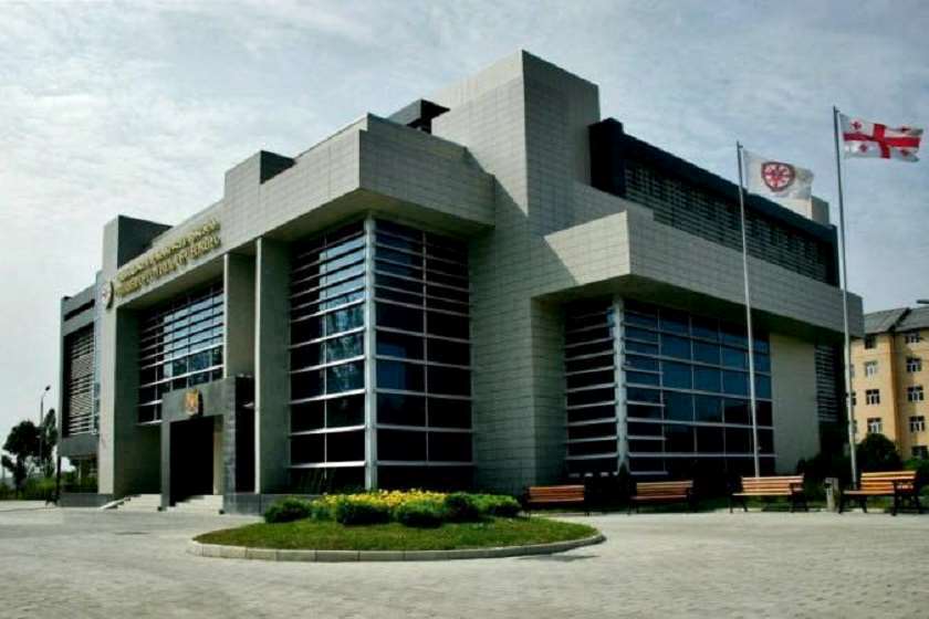 სალომე ზურაბიშვილს ექიმებმა ფული შესწირეს