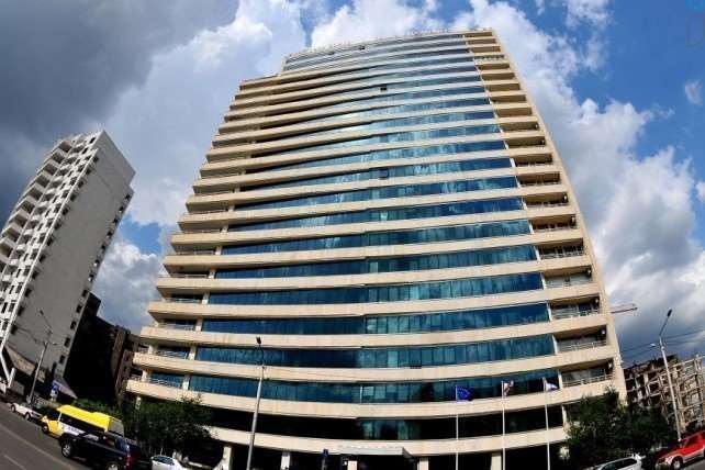 თბილისის მერია გზას კეტავს