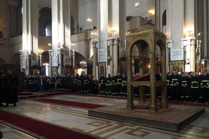 მეხანძრე-მაშველები