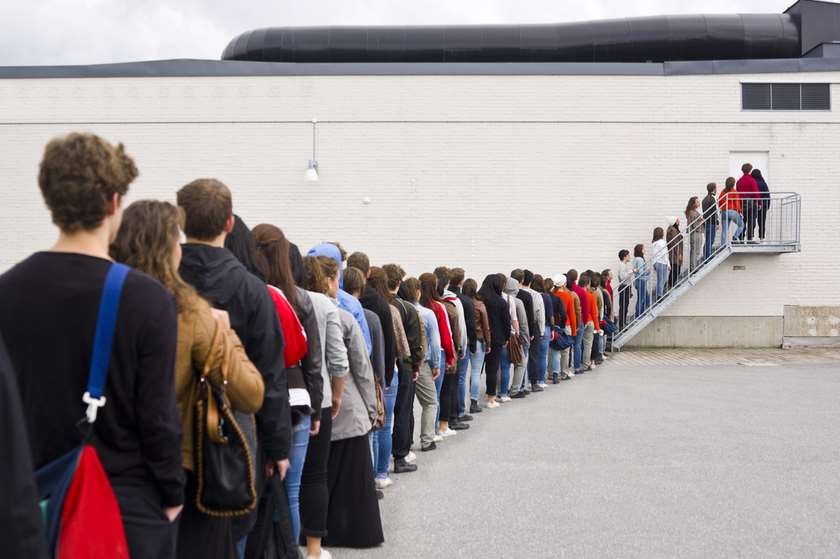 ადამიანების რიგი