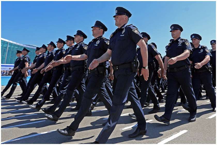 პოლიციელები