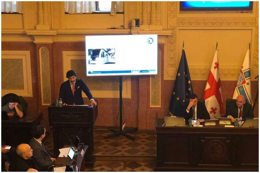 კახა კალაძე საკრებულოში