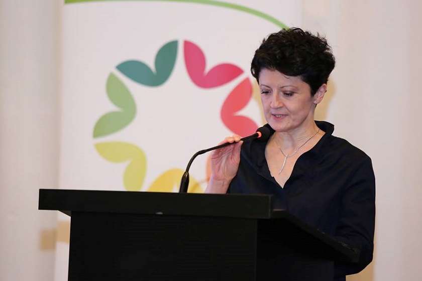 თეა წულუკიანი