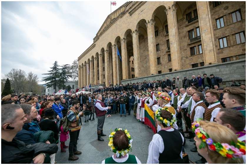 ლიეტუველებმა 9 აპრილის მემორიალზე იმღერეს