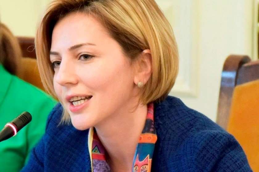 ანა დოლიძე