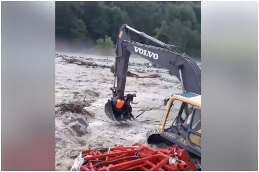 ადიდებული მდინარე ნენსკრა