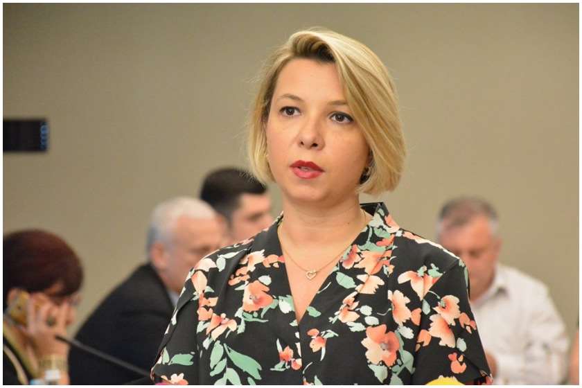 ნინი ლომჯარია