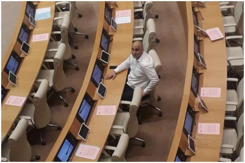 ნიკა მელია