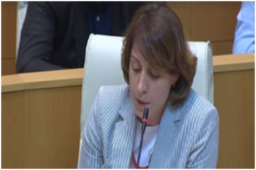 ელენე ხოშტარია