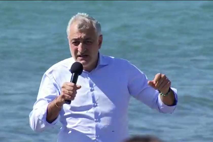 მამუკა ხაზარაძე