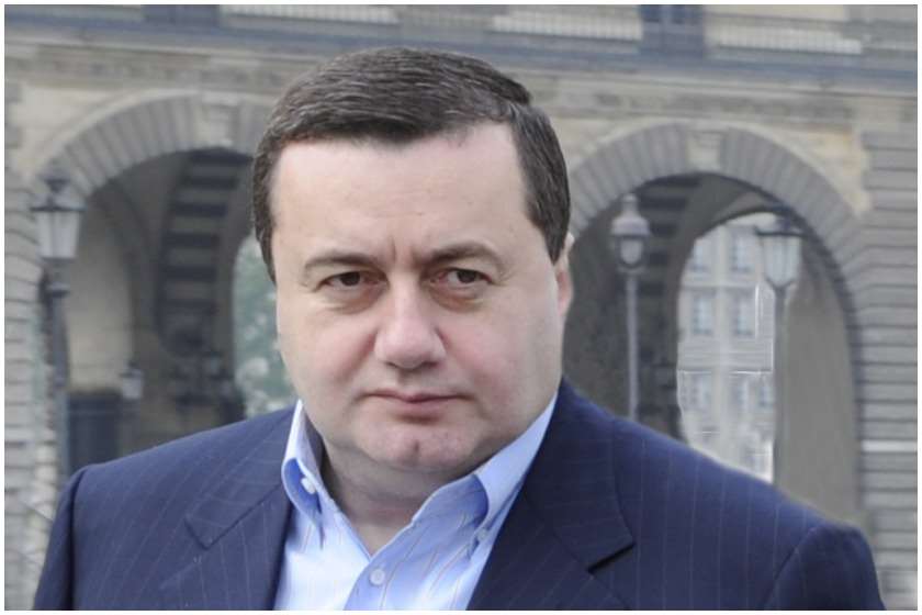 ვანო ჩხარტიშვილი