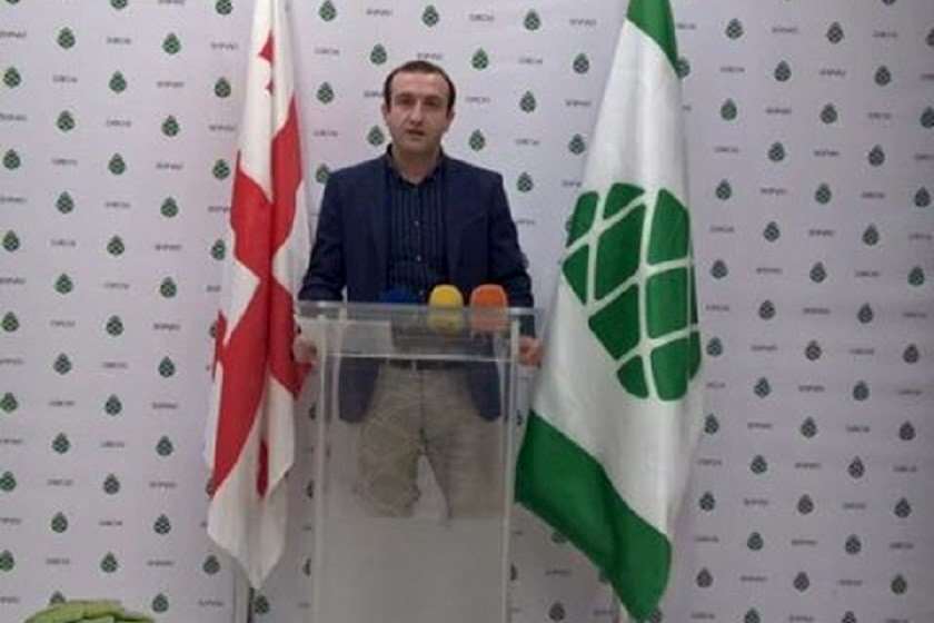 იაგო ხვიჩია შმაქსისტებზე