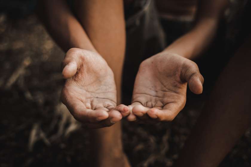 დახმარება