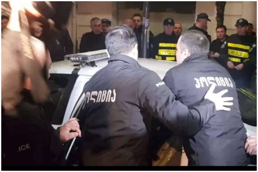 ბათუმი, პოლიცია კინოთეატრ „აპოლოსთან“