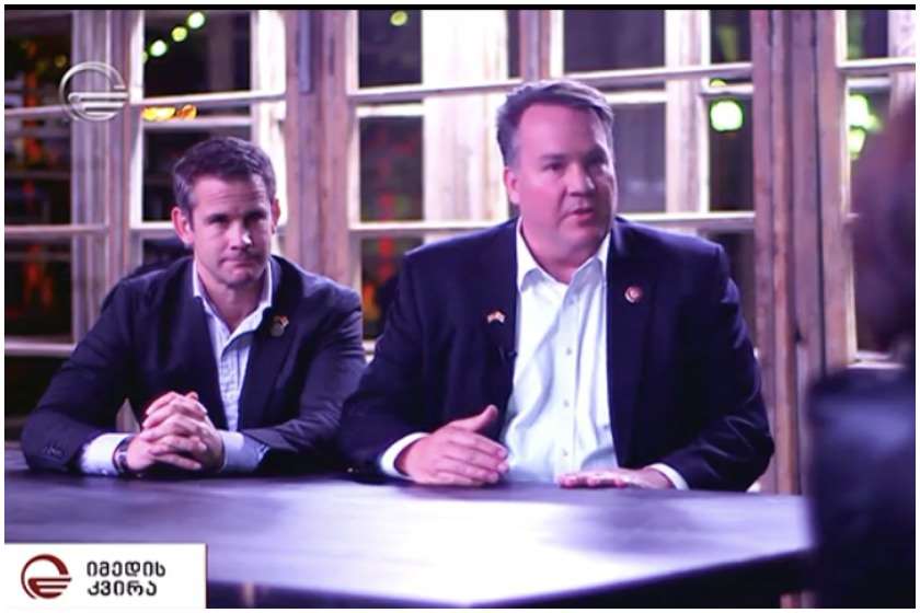 ადამ კიზინგერი ალექს მუნი