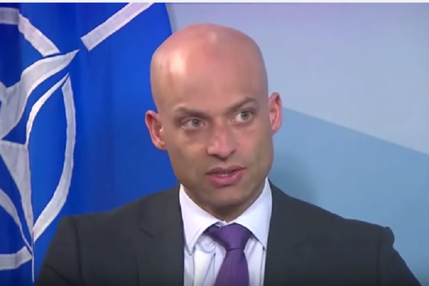 ჯეიმს აპატურაი