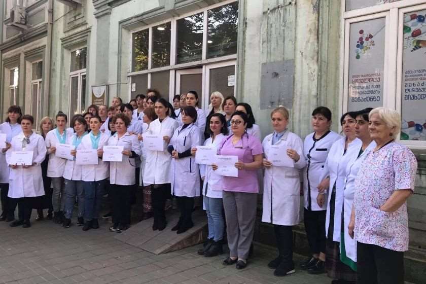 „თეთრი ხალათების აქცია“