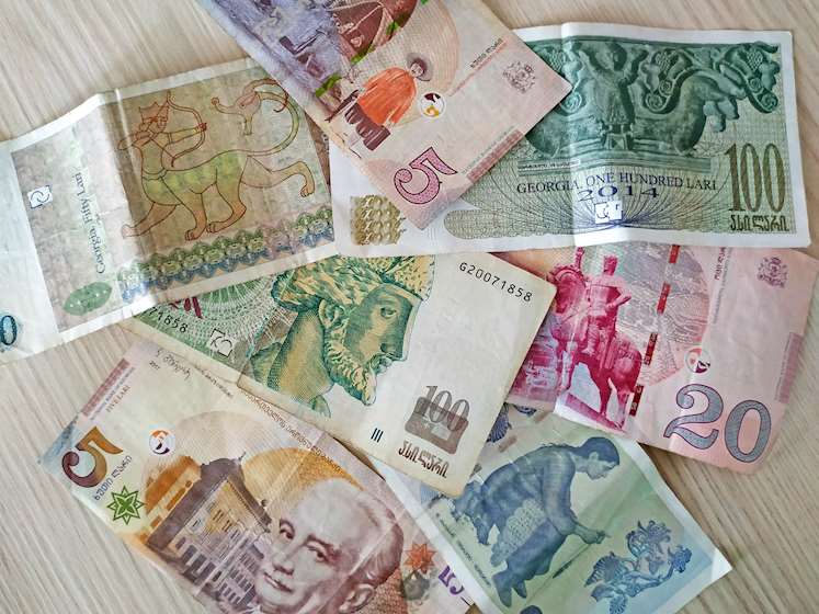 ლარის კურსი